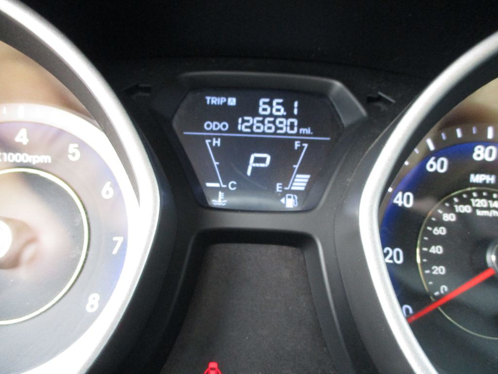 2012 Hyundai Elantra Image 7