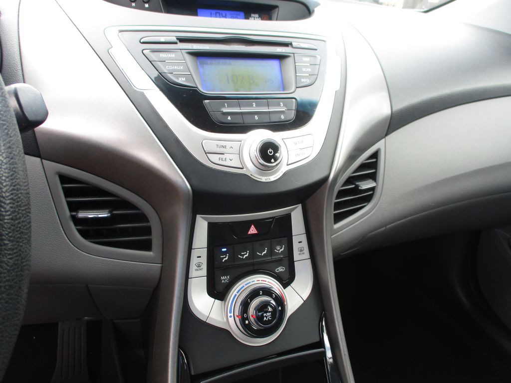 2012 Hyundai Elantra Image 13