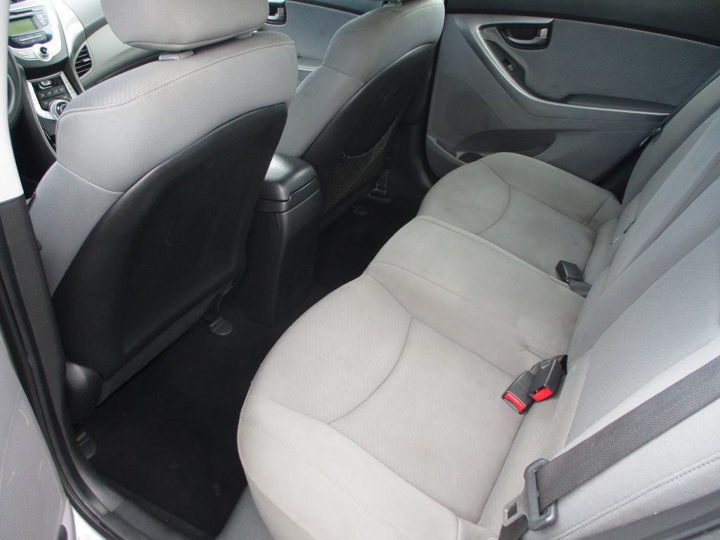 2012 Hyundai Elantra Image 14