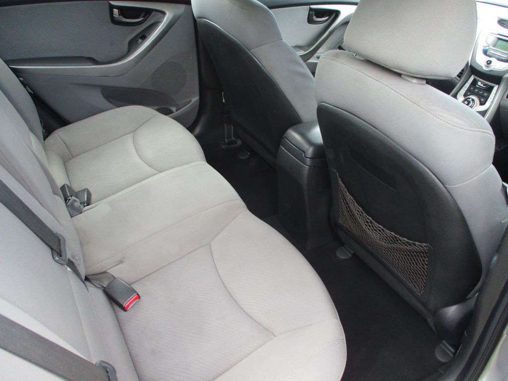 2012 Hyundai Elantra Image 15
