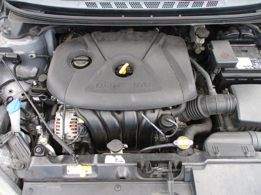 2012 Hyundai Elantra Image 18