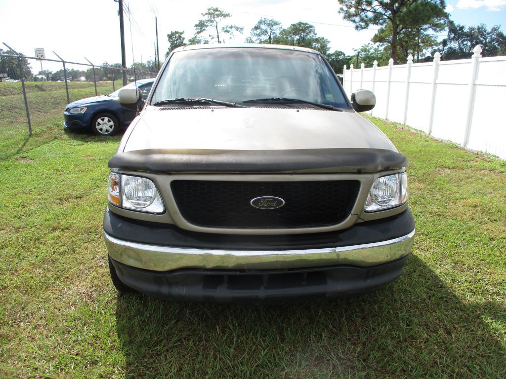2001 Ford F-150 Image 2