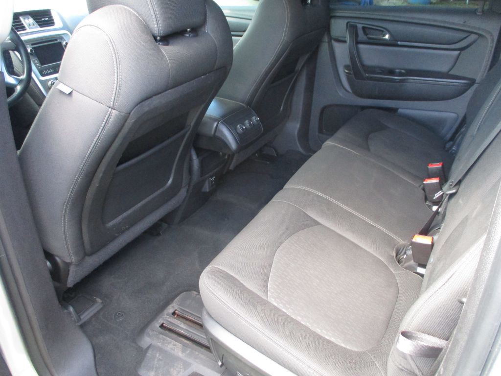 2016 GMC Acadia Image 12
