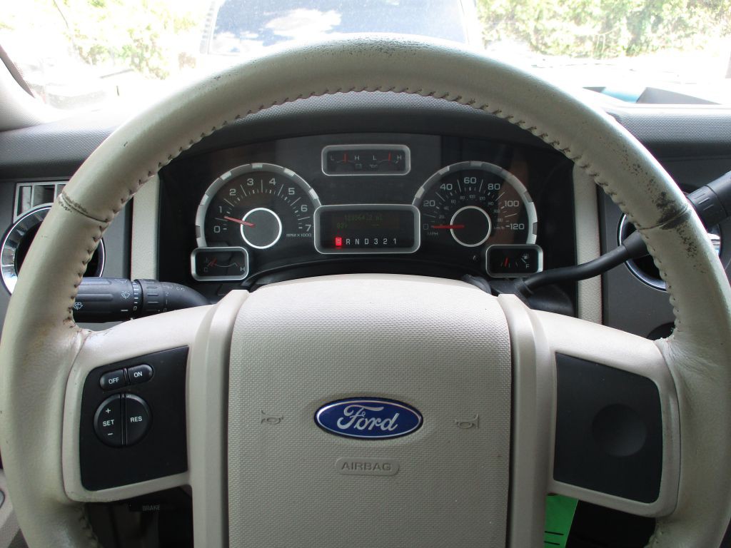 2013 Ford Expedition Image 8