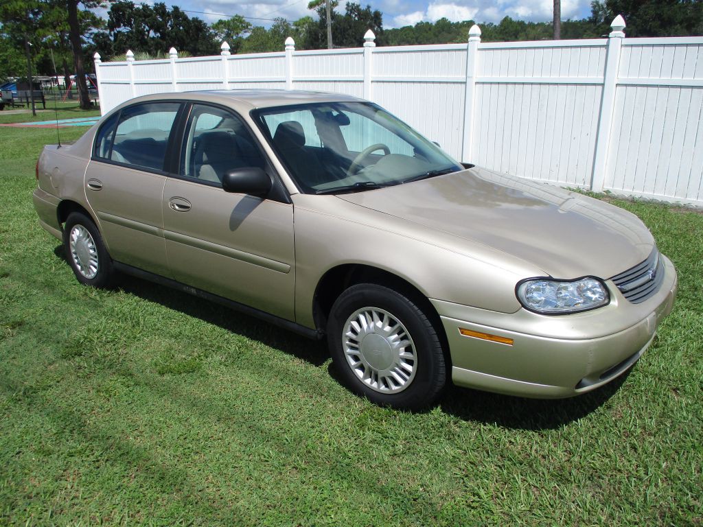 2005 Chevrolet Classic Image 1
