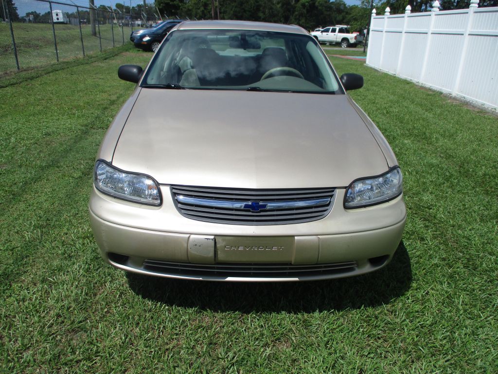 2005 Chevrolet Classic Image 2