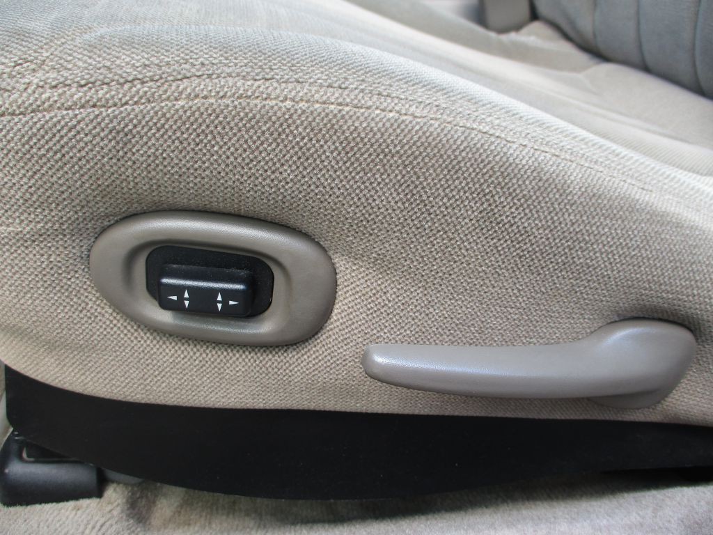 2005 Chevrolet Classic Image 14
