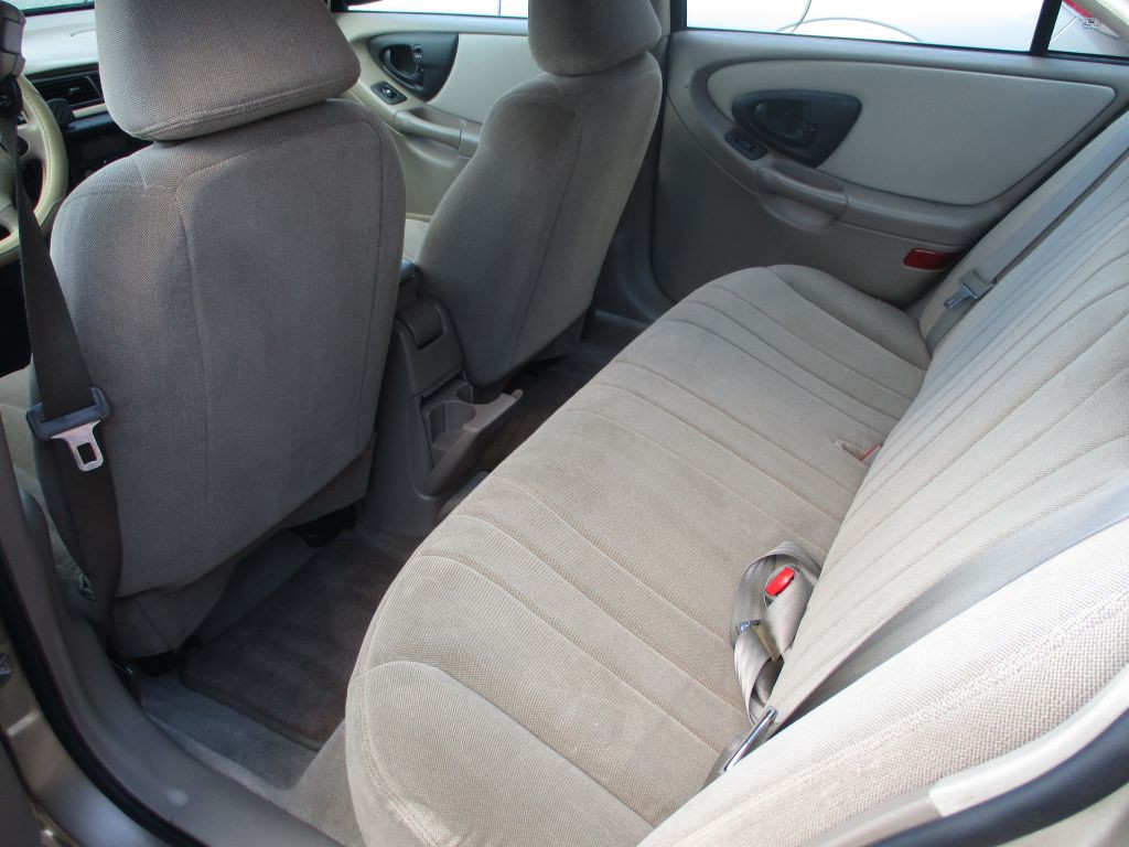 2005 Chevrolet Classic Image 15