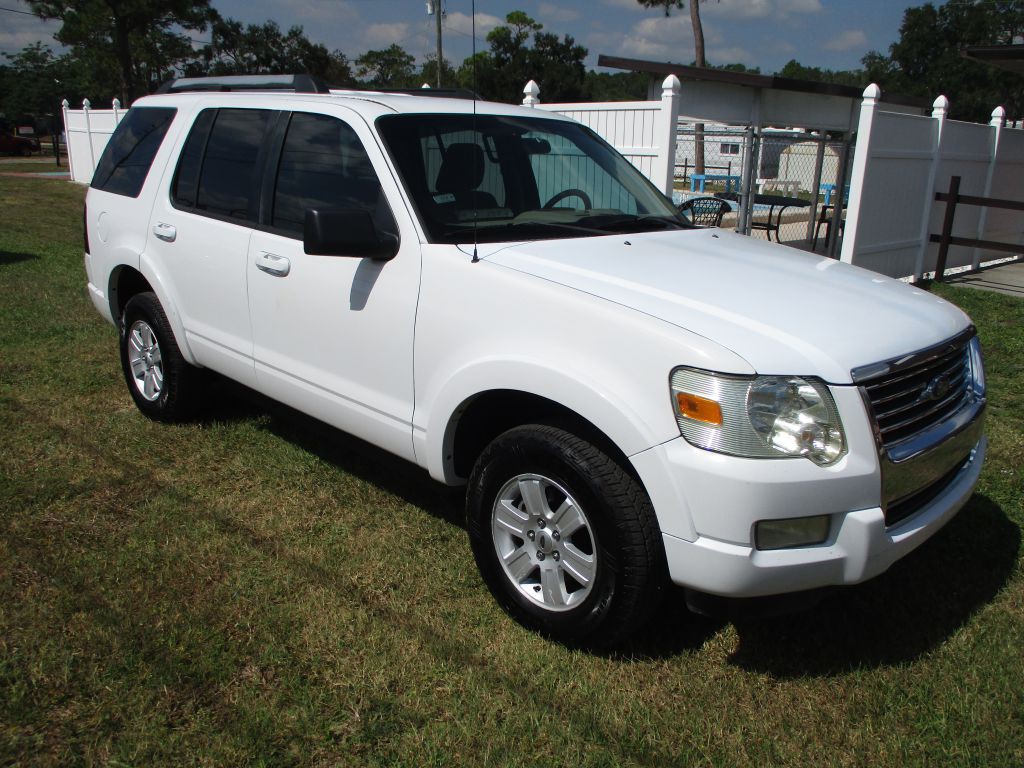 2010 Ford Explorer Image 1