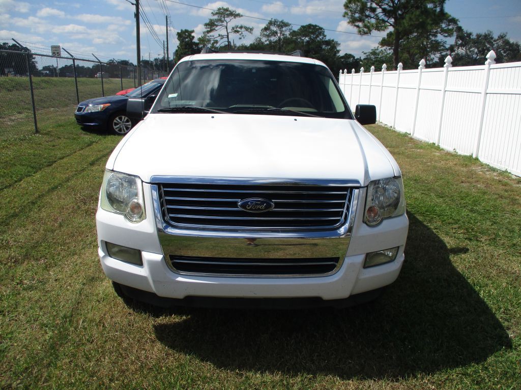 2010 Ford Explorer Image 2