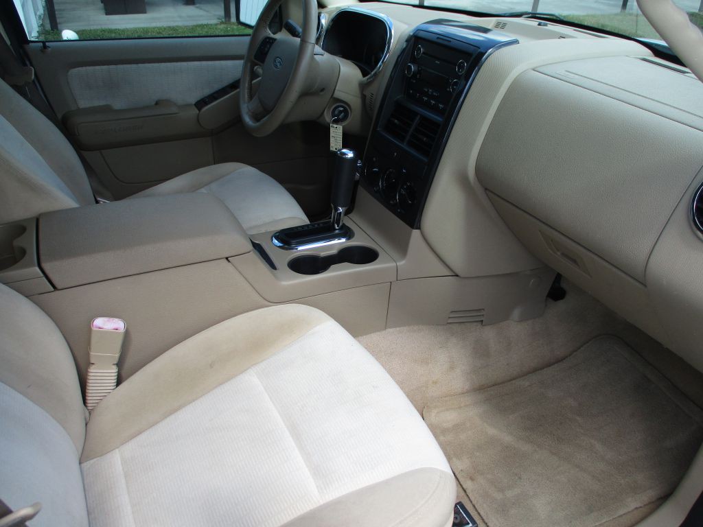 2010 Ford Explorer Image 8