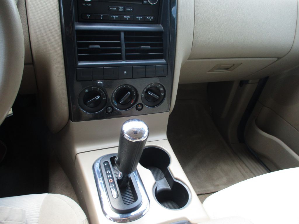 2010 Ford Explorer Image 10