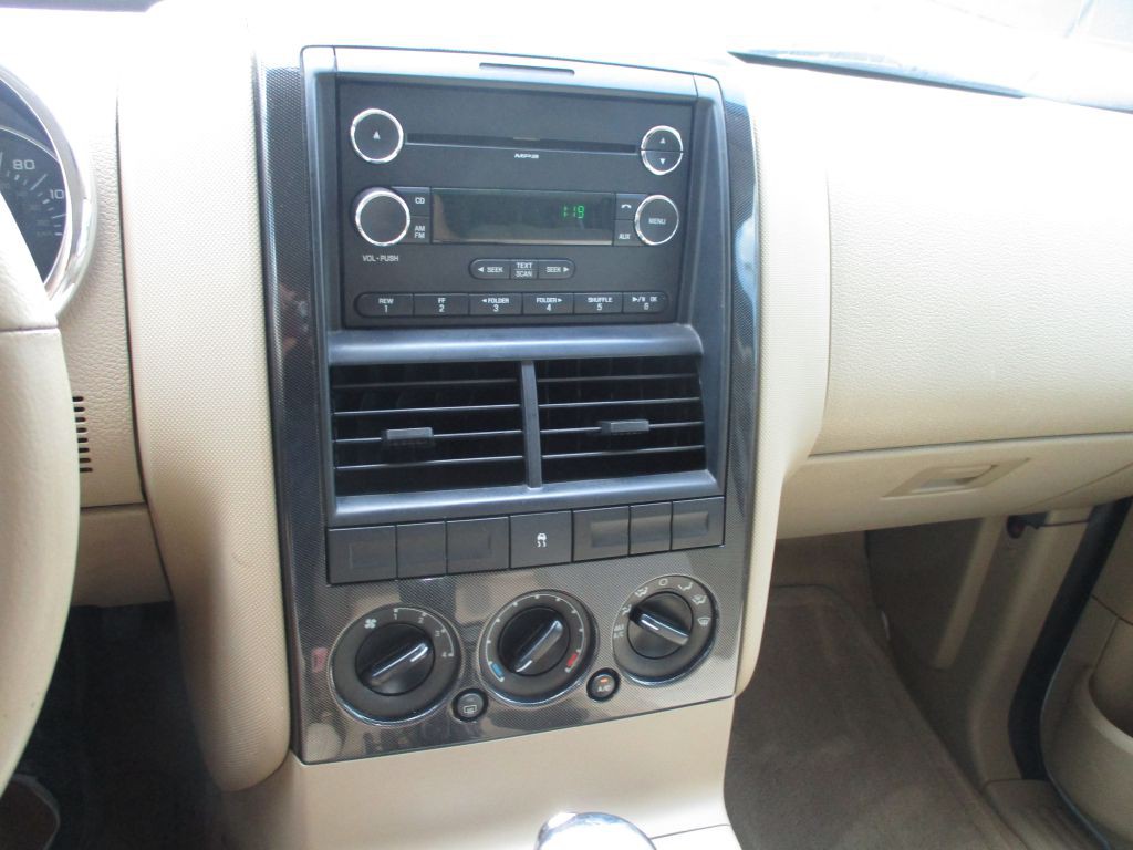2010 Ford Explorer Image 11