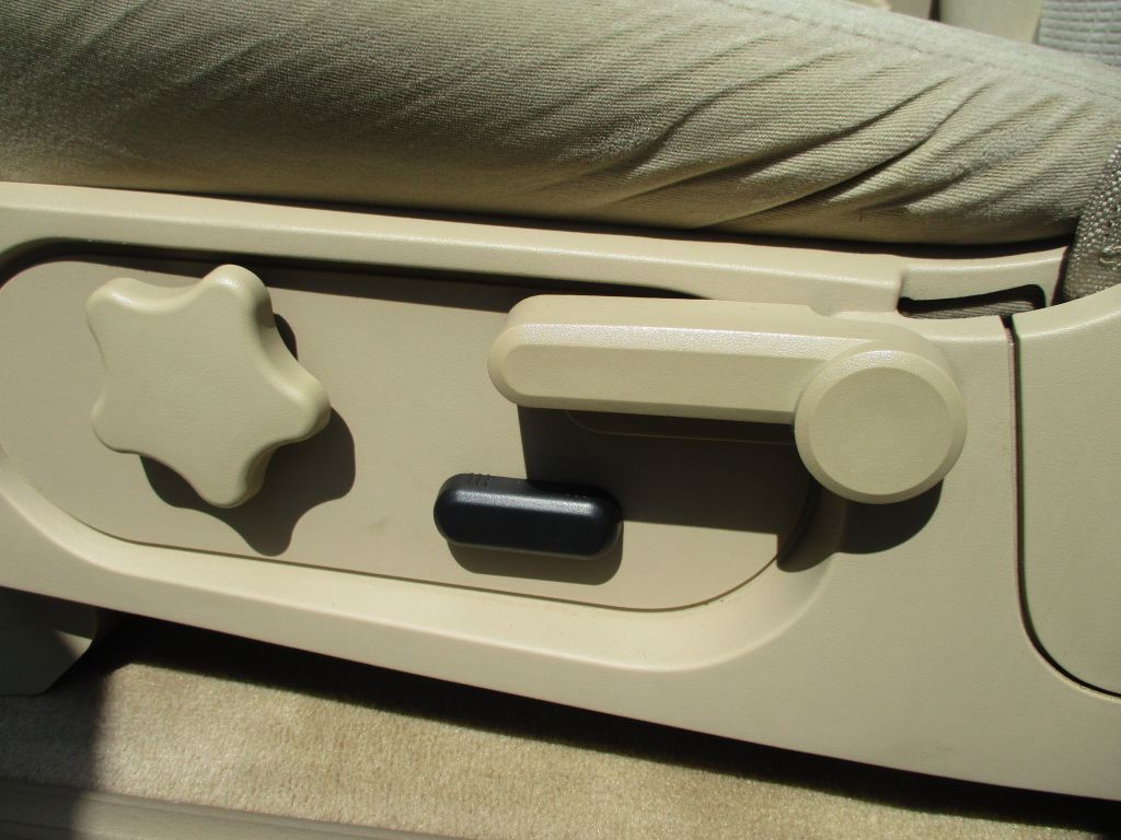 2010 Ford Explorer Image 13