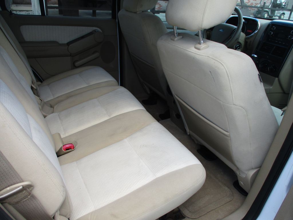 2010 Ford Explorer Image 17