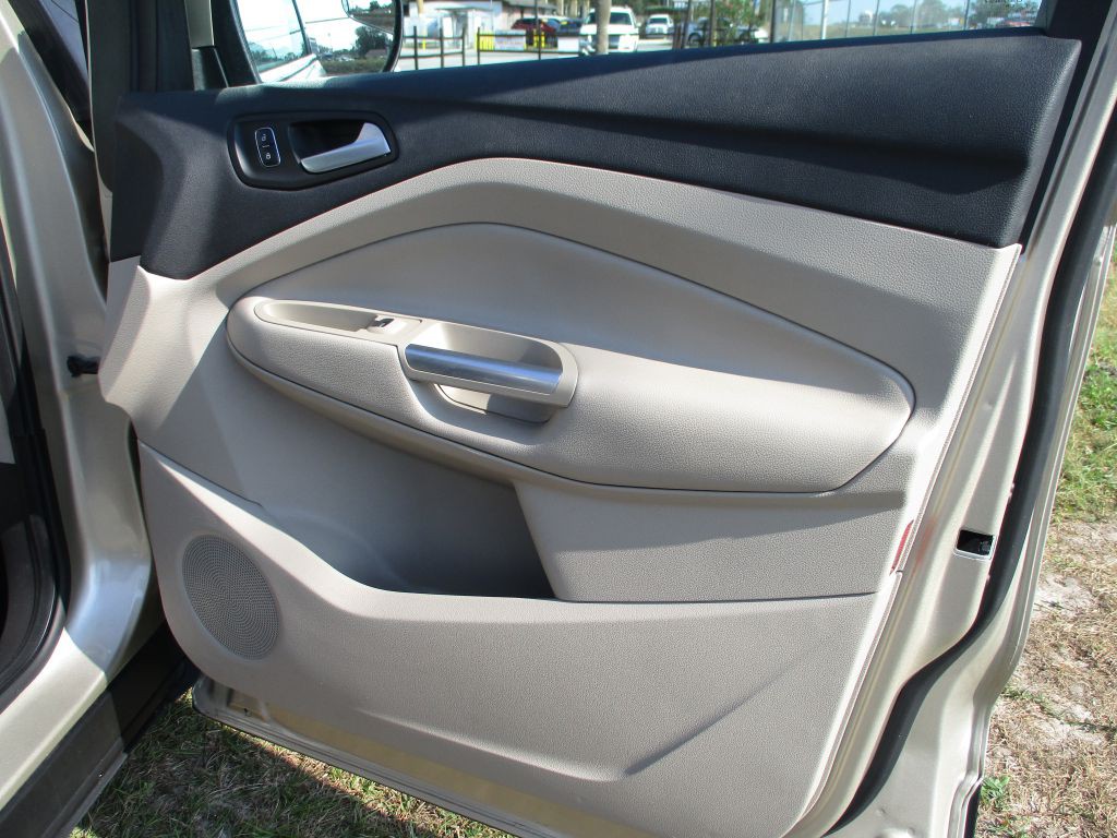 2017 Ford Escape Image 16