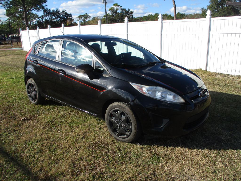 2013 Ford Fiesta Image 1