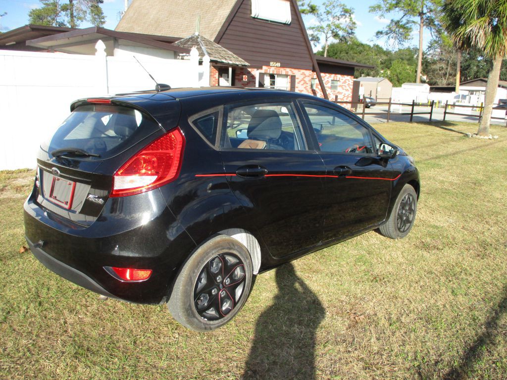 2013 Ford Fiesta Image 5