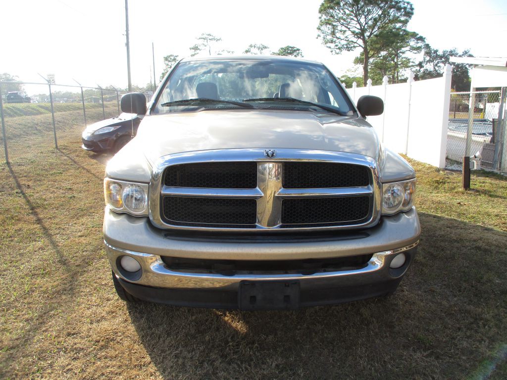 2004 Dodge Ram 1500 Image 2