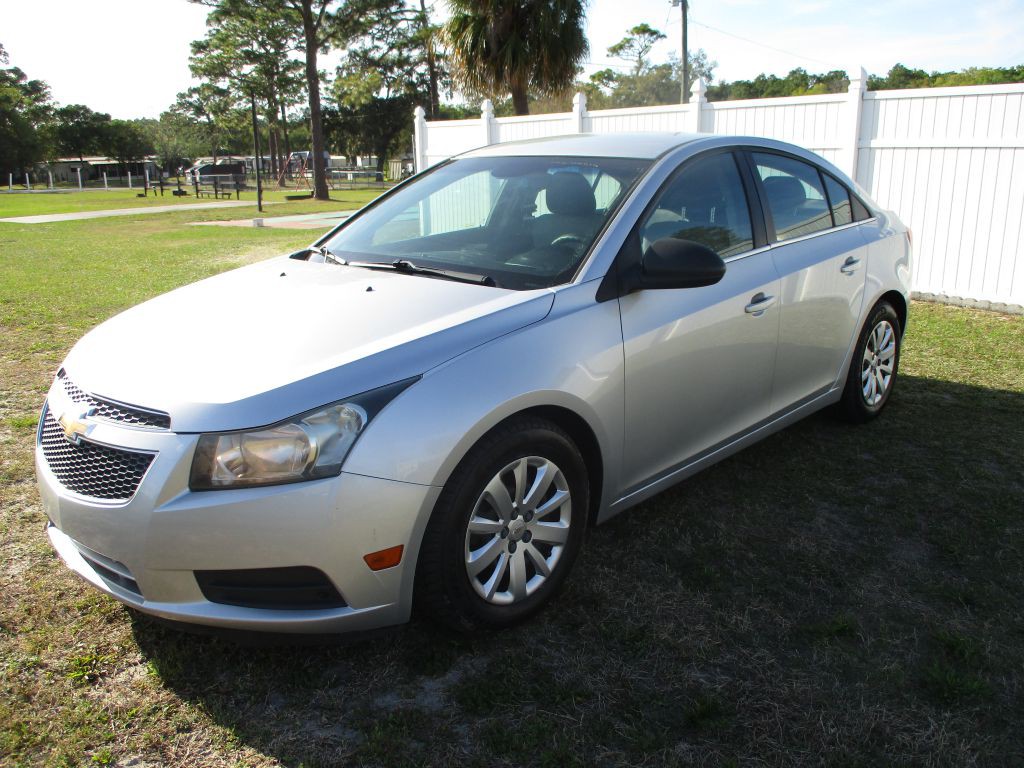 2011 Chevrolet Cruze Image 3