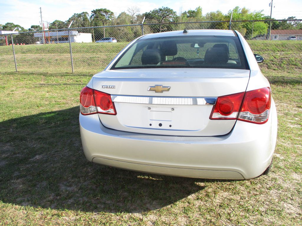 2011 Chevrolet Cruze Image 4