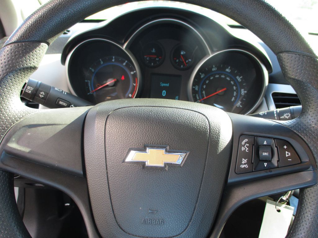 2011 Chevrolet Cruze Image 10