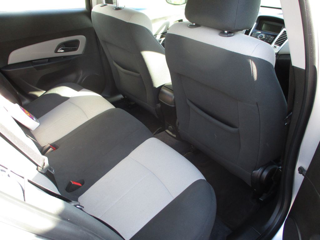 2011 Chevrolet Cruze Image 15