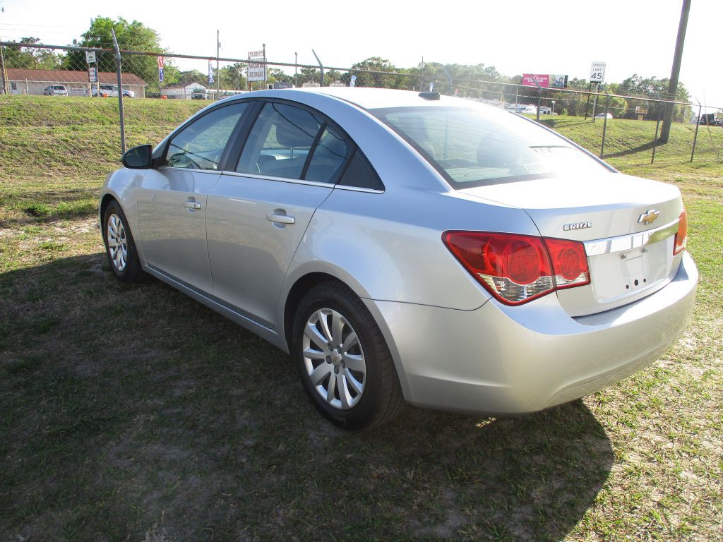 2011 Chevrolet Cruze Image 18