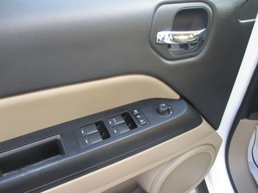 2012 Jeep Patriot Image 13