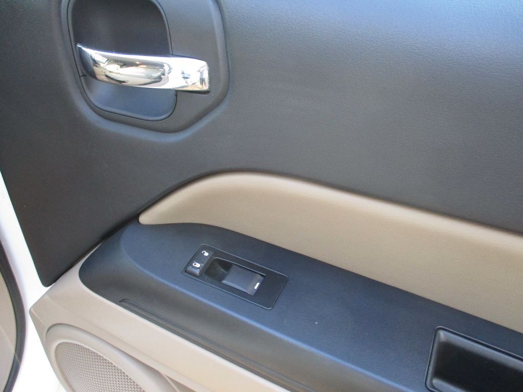 2012 Jeep Patriot Image 17