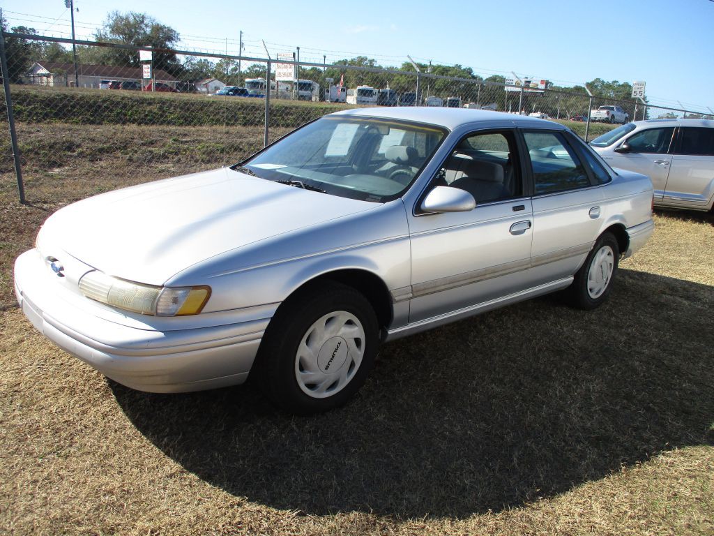 1995 Ford Taurus Image 1