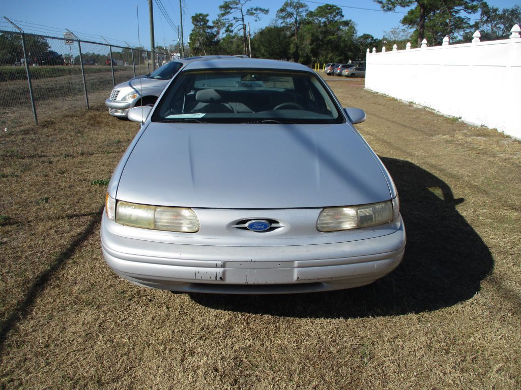 1995 Ford Taurus Image 2
