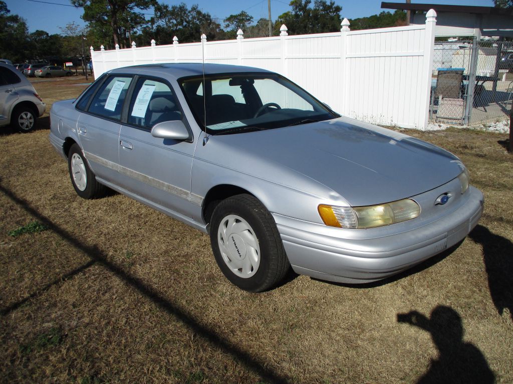 1995 Ford Taurus Image 3