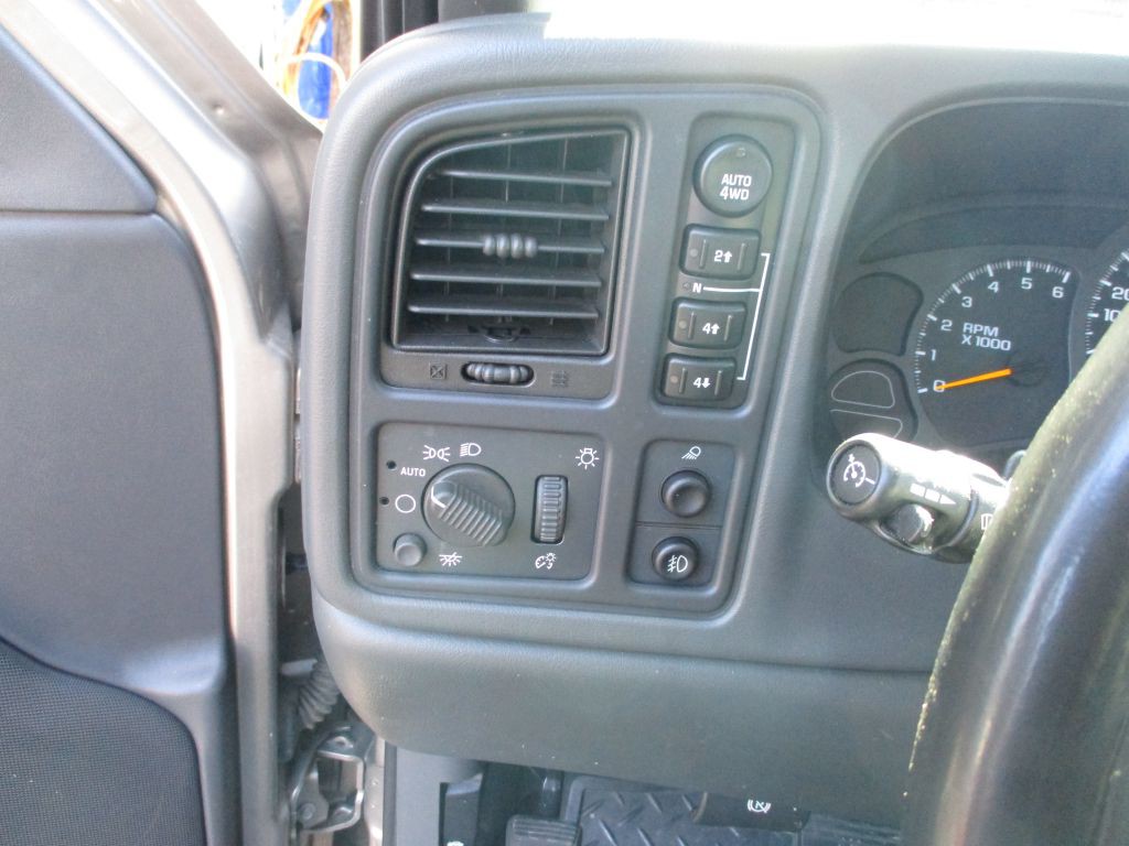 2003 Chevrolet Avalanche Image 5