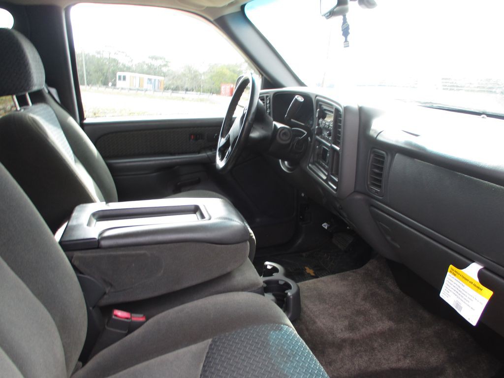 2003 Chevrolet Avalanche Image 6