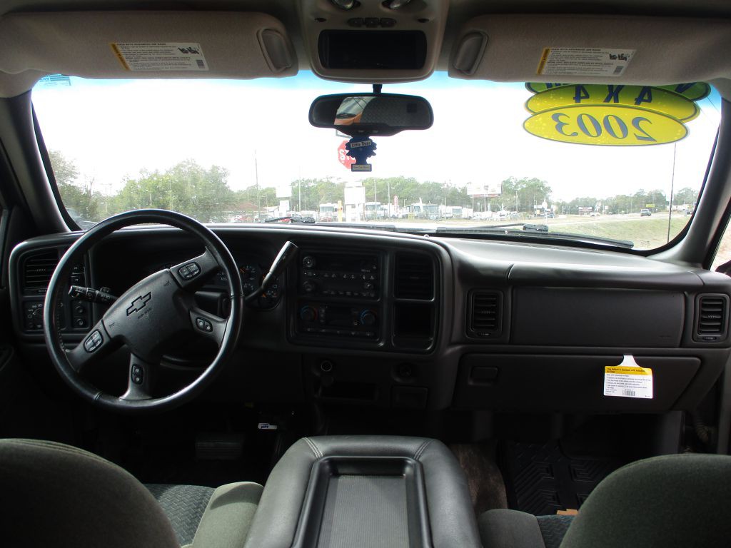 2003 Chevrolet Avalanche Image 7
