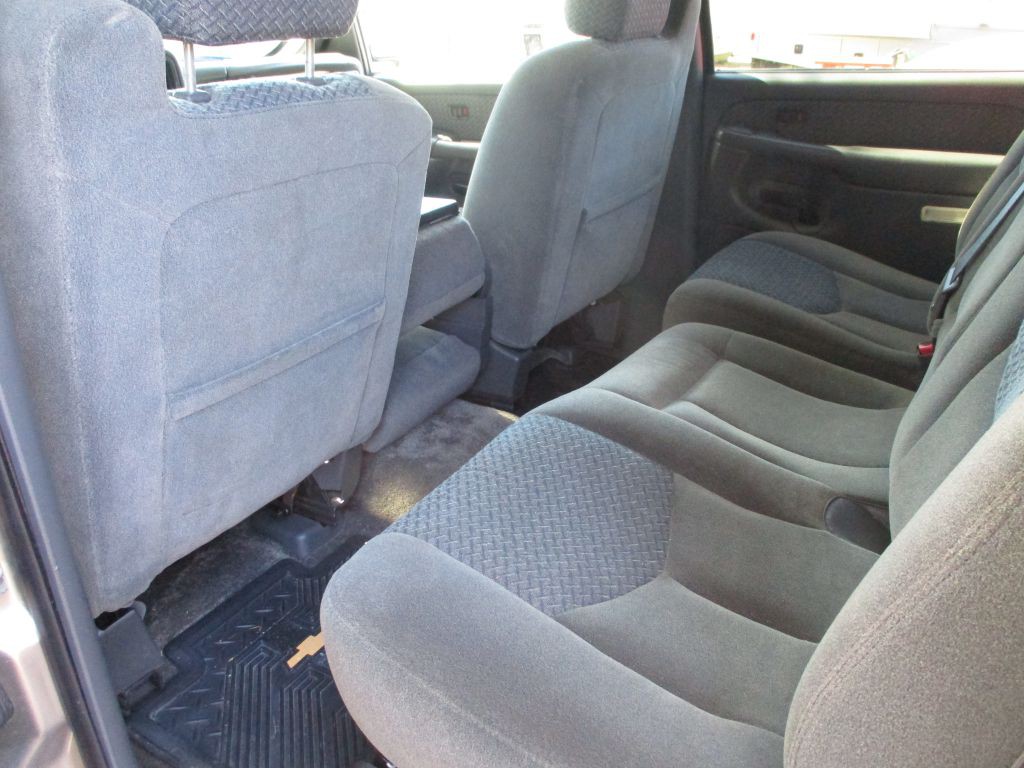 2003 Chevrolet Avalanche Image 10