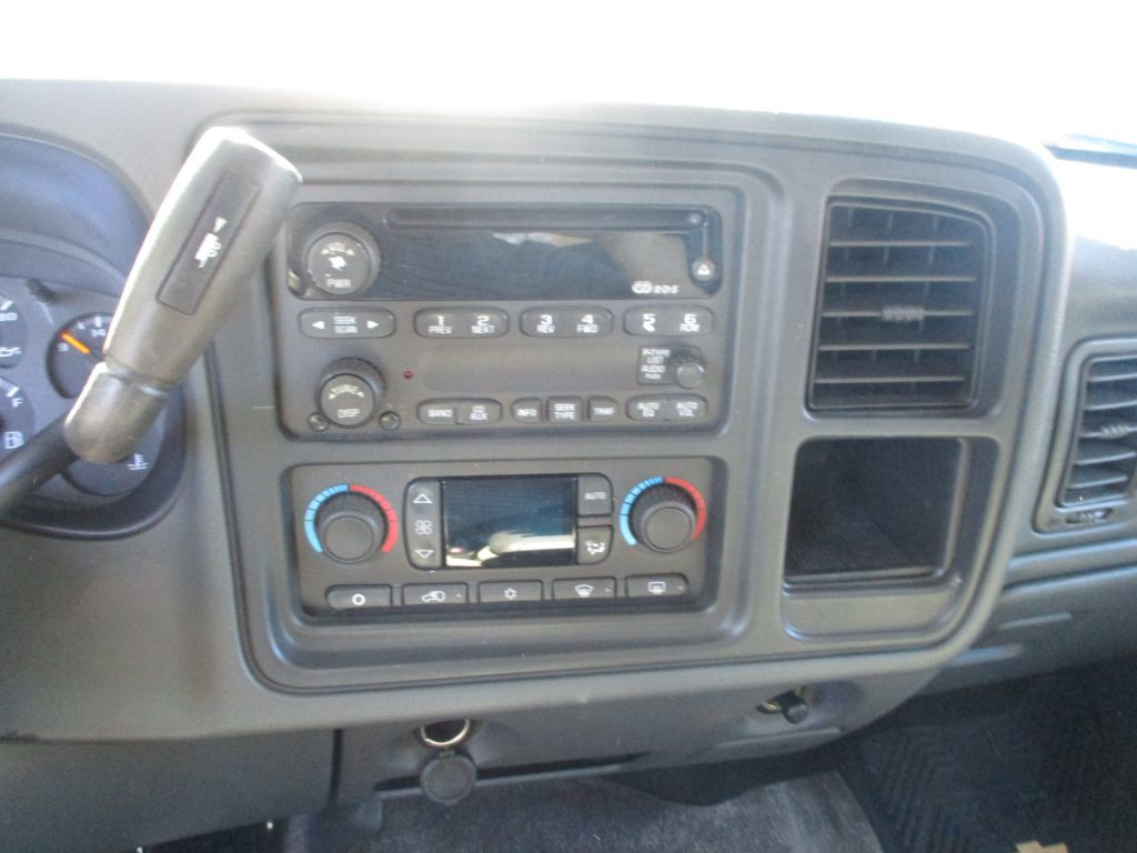 2003 Chevrolet Avalanche Image 11