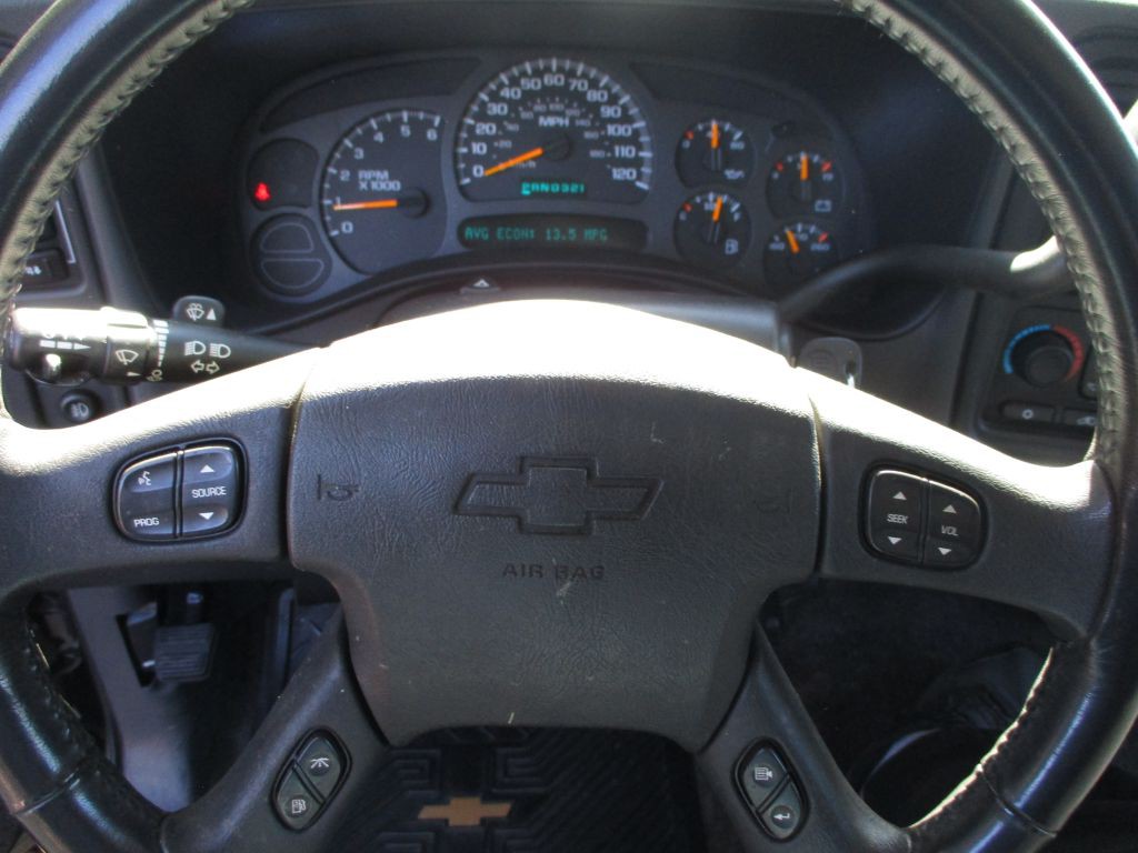 2003 Chevrolet Avalanche Image 17