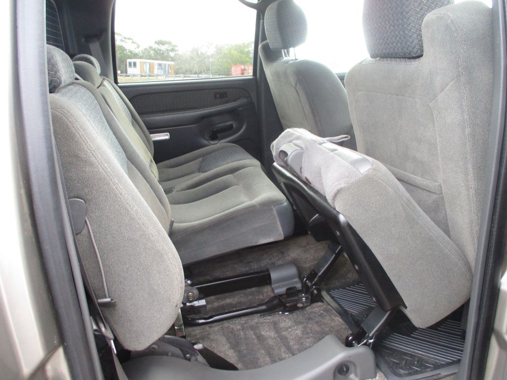 2003 Chevrolet Avalanche Image 19