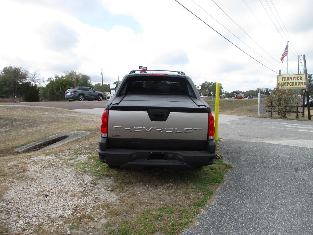 2003 Chevrolet Avalanche Image 20