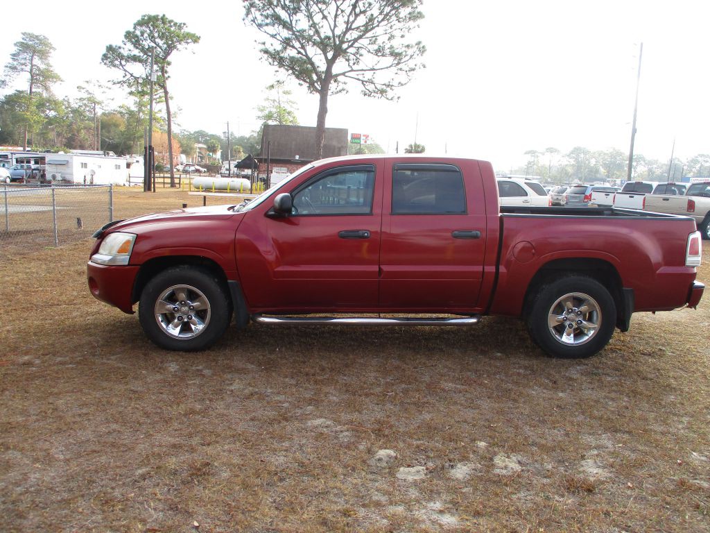 2006 Mitsubishi Raider Image 3