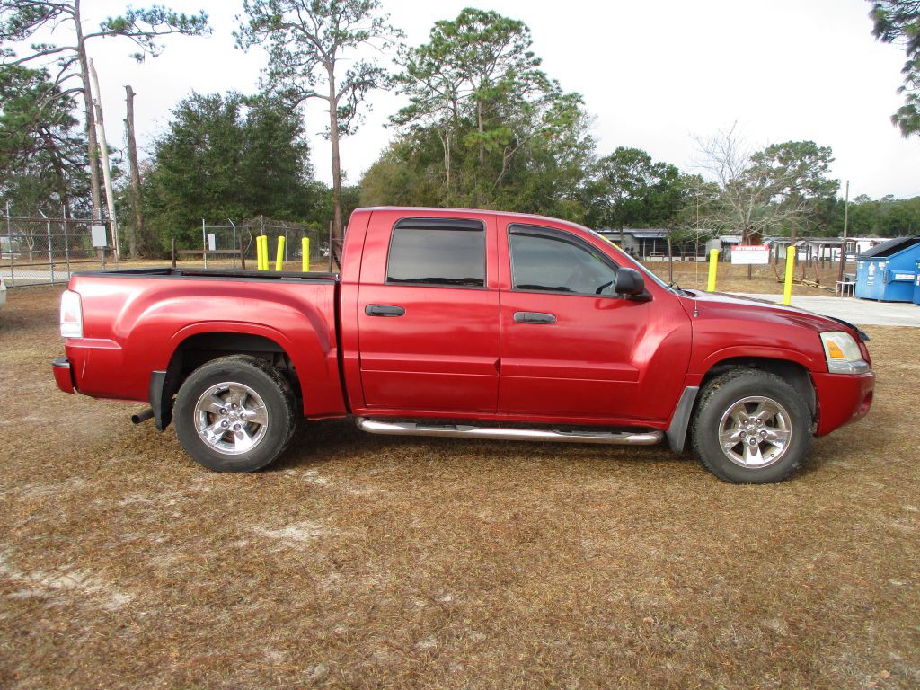 2006 Mitsubishi Raider Image 4