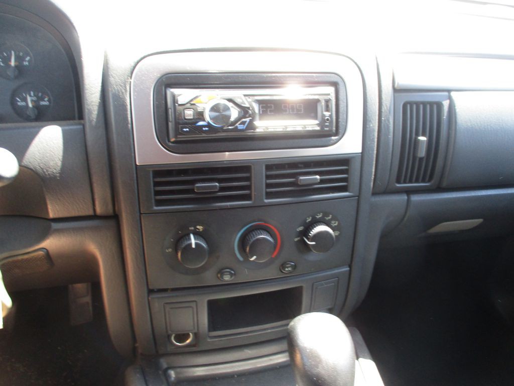 2004 Jeep Grand Cherokee Image 10