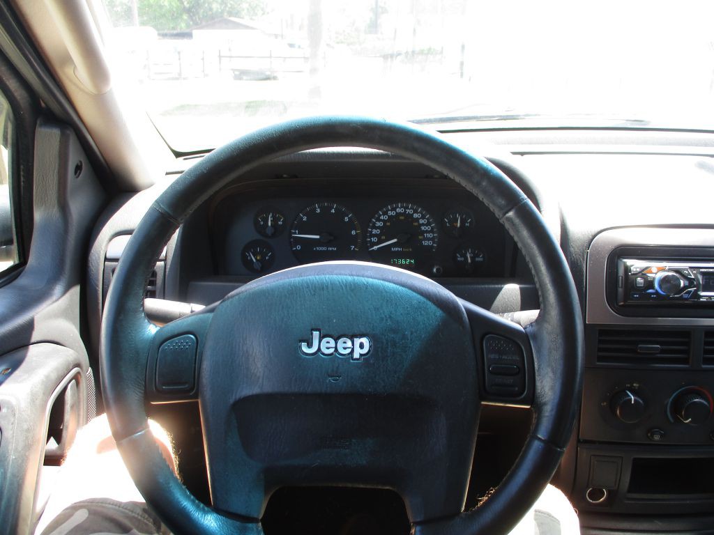 2004 Jeep Grand Cherokee Image 11
