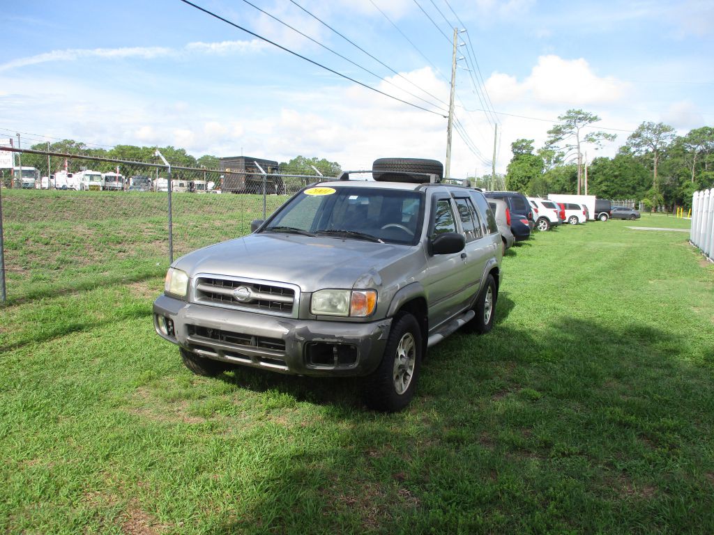 2001 Nissan Pathfinder Image 2