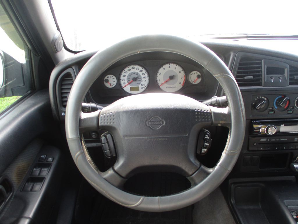 2001 Nissan Pathfinder Image 7
