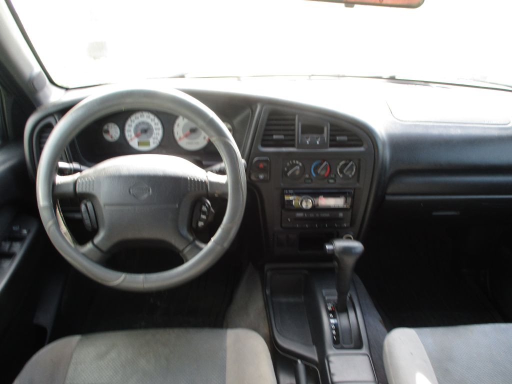 2001 Nissan Pathfinder Image 8