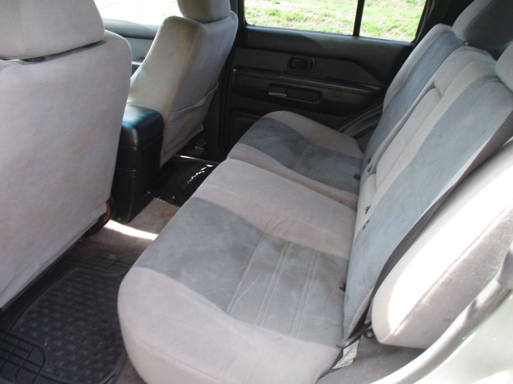 2001 Nissan Pathfinder Image 11