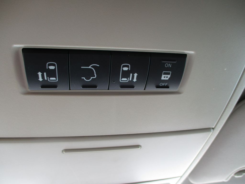 2014 Chrysler Town & Country Image 12